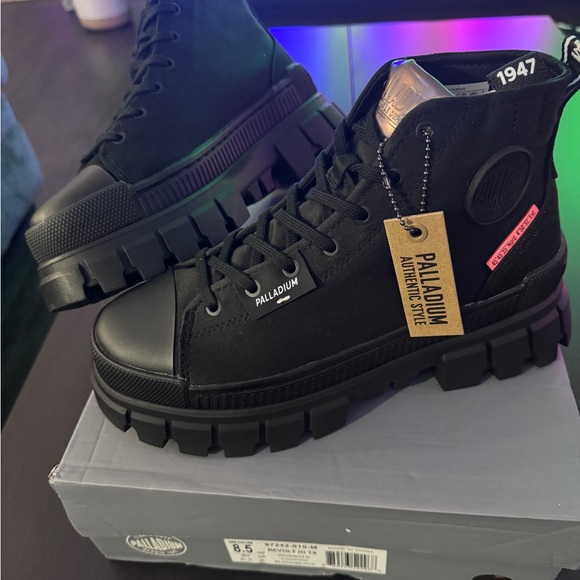 Palladium Men's Black High-Top Sneakers - Picture 1 of 3